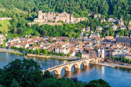 斜倚山丘的古老城堡─海德堡
