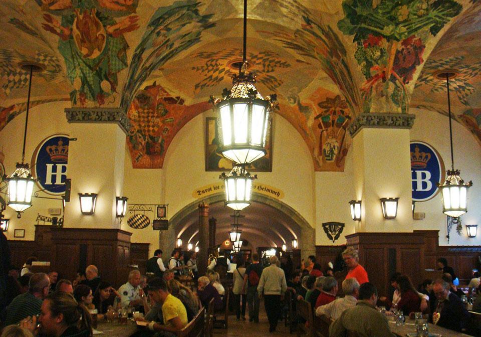 皇家啤酒館德國豬腳