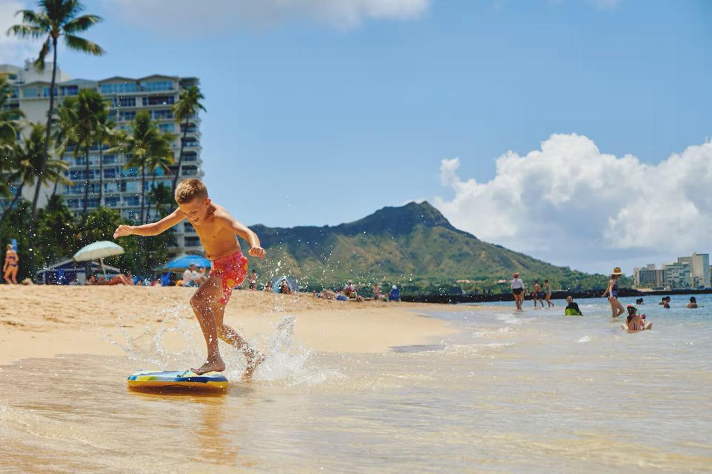 動靜之間｜購物與海濱連結