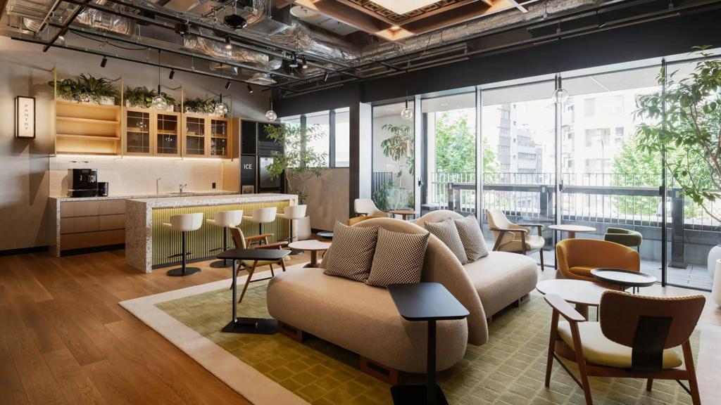 全天候社交空間「Talk Shop」