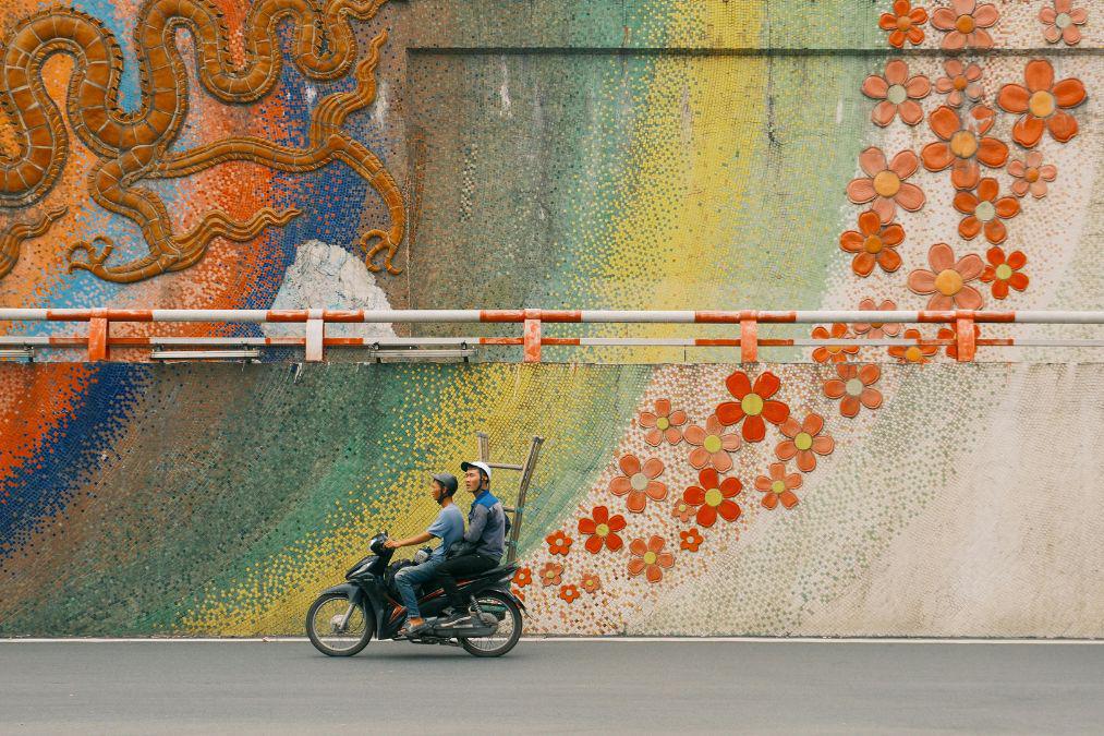 鴻興壁畫街：穿梭時空的彩繪藝術長廊