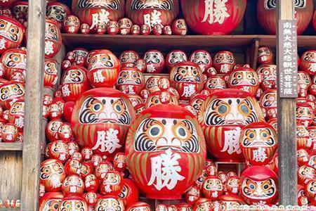 虔心祈願勝尾寺.勝運達摩不倒翁