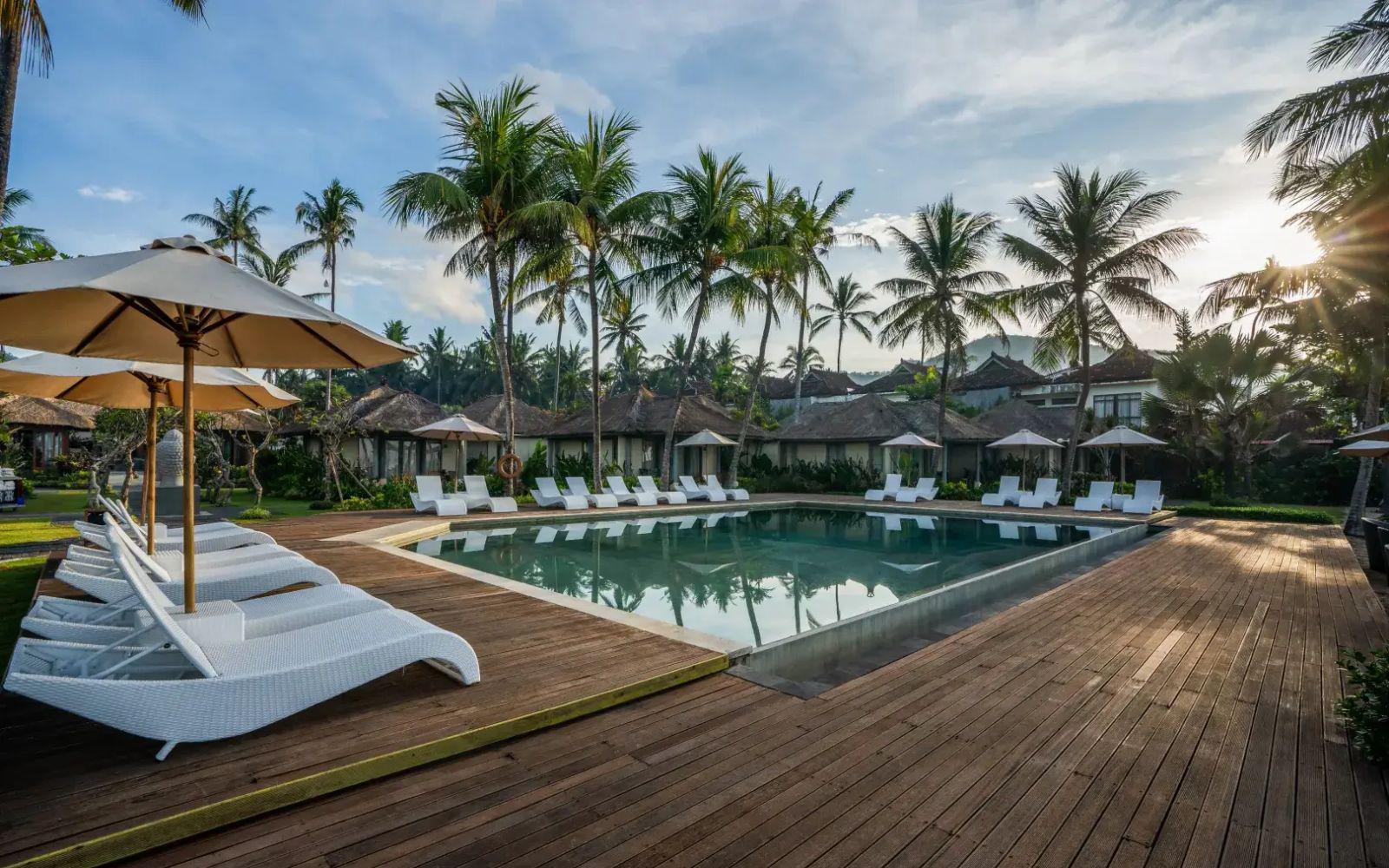 尼爾瓦娜渡假村 Nirwana Beach & Resort Candidasa