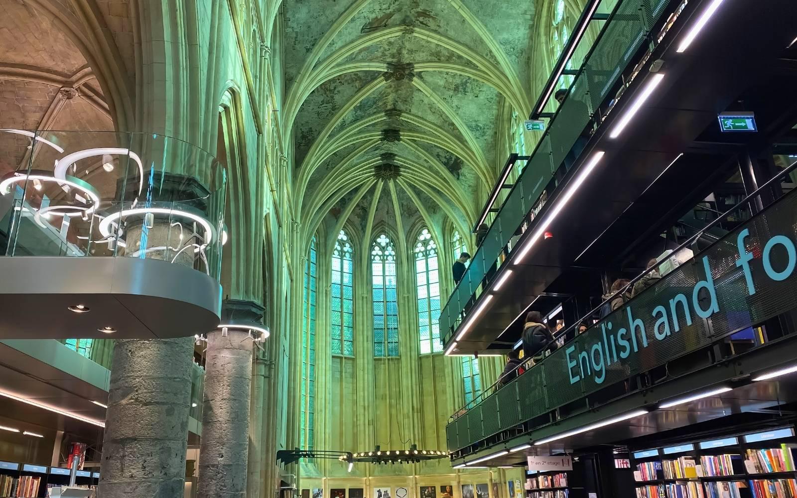 天堂書局 Book Store Dominicanen