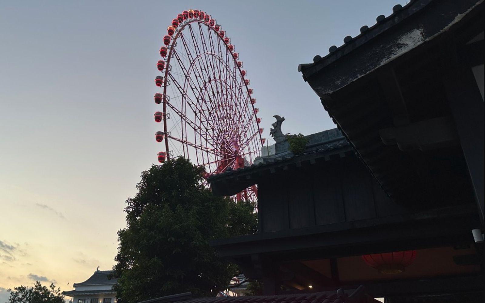 女皇雙層纜車+摩天輪
