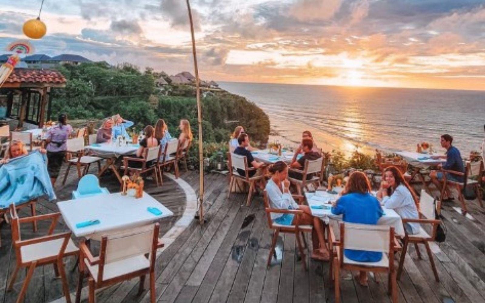 渡假村夕陽海景餐廳