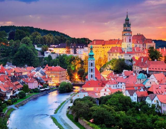 我愛旅行 ‧ 我在布拉格10天 - 深度布拉格6晚．中古世紀小鎮1晚．溫泉養身村．半自由行